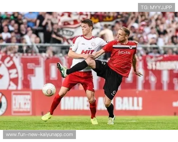 德甲勒沃库森前场压制强势,对方后防节节失守